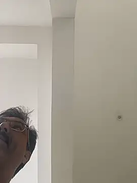 moonflower25 online show from April 2026 05:17:01 PM