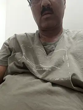 moonflower25 online show from April 2026 02:27:02 PM