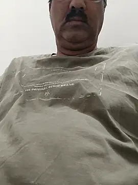 moonflower25 online show from April 2026 01:52:01 AM