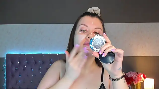 NikkiBustt online show from February 2026 06:53:01 AM