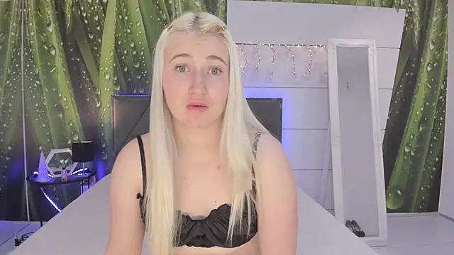 HollyTailors online show from February 2026 01:16:01 PM