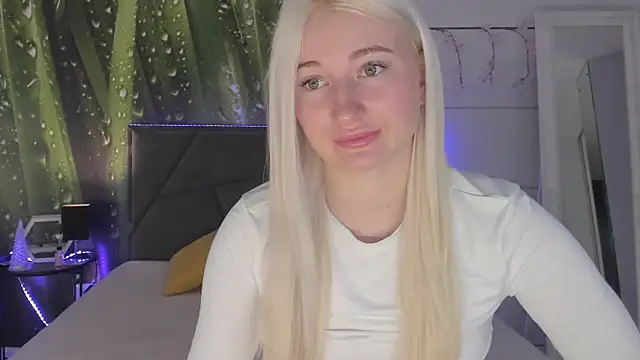 HollyTailors online show from March 2026 06:28:02 AM