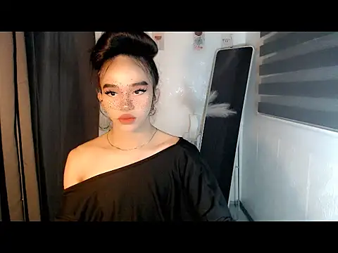 LauraSoHot online show from November 2025 01:11:02 PM