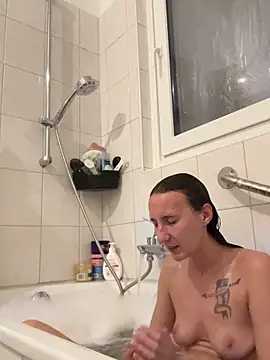 Emilia Mausi online show from September 2025 06:53:01 PM