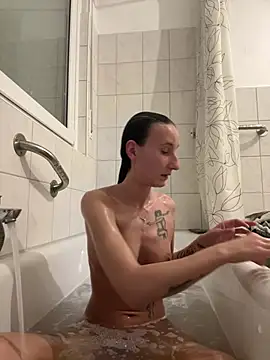 Emilia Mausi online show from March 2026 08:20:01 PM