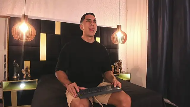 Lucio  Fox online show from February 2026 11:47:02 AM