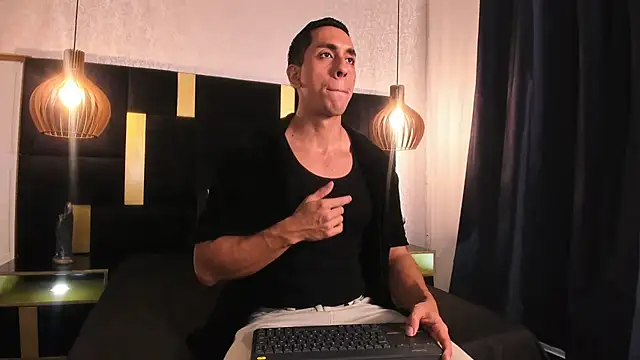 Lucio  Fox online show from April 2026 12:00:02 PM