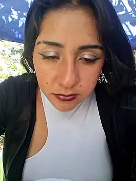 CAROLINE  07 online show from September 2025 04:21:02 PM