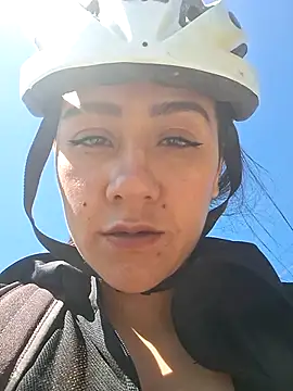 CAROLINE  07 online show from February 2026 02:38:02 PM