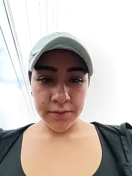 CAROLINE  07 online show from April 2026 12:48:02 PM