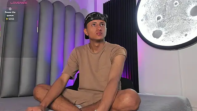  Leohot  online show from November 2025 03:49:02 AM