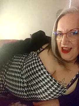 Feelineducentre online show from January 2026 08:45:02 PM