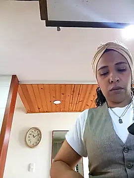 IVONNE COLLINS33 online show from September 2025 04:08:01 PM