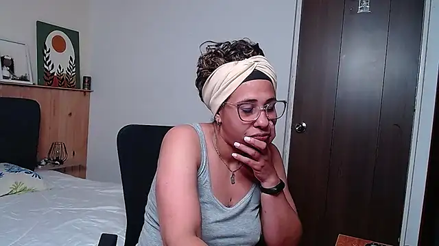 IVONNE COLLINS33 online show from September 2025 02:58:02 AM