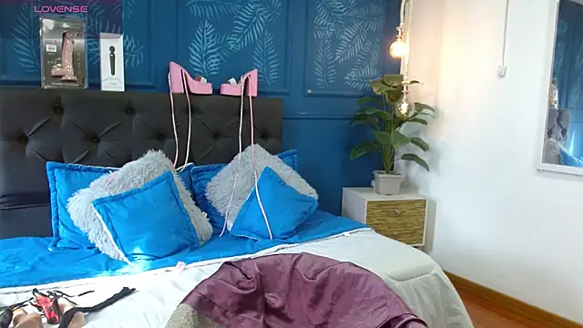 zohet kriss online show from March 2026 01:50:02 PM