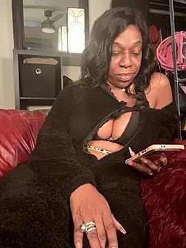 Snapshot of Kennady_Buxum_Goddess chatting on October 2025 05:37:01 AM Kennady Buxum Goddess online show from October 2025 05:37:01 AM