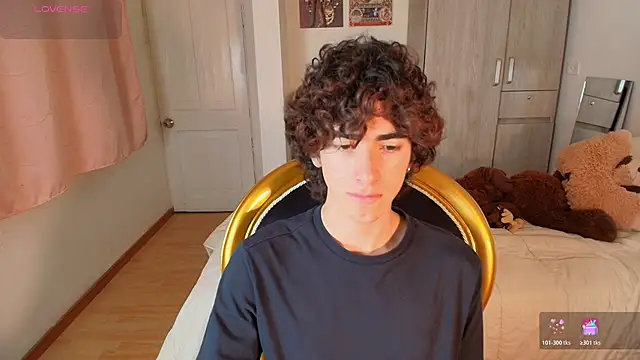 Nude Boy18 online show from November 2025 01:37:02 AM