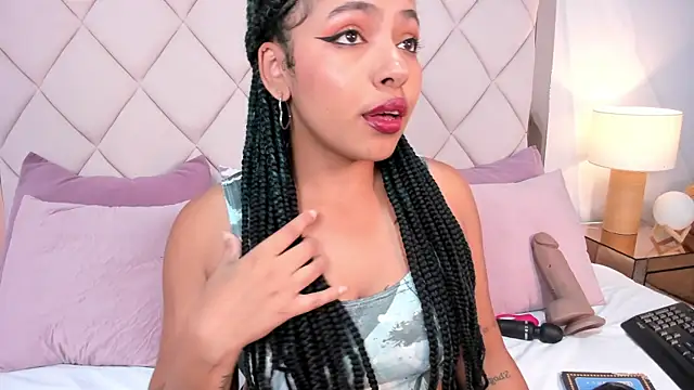 momo ayasse online show from October 2025 09:28:02 PM