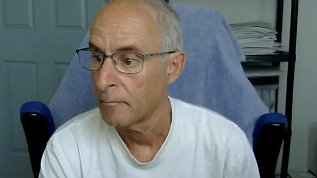 funone1999 online show from September 2025 03:45:01 PM