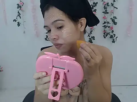 Snapshot of miss_anna094 chatting on September 2025 10:43:02 PM miss anna094 online show from September 2025 10:43:02 PM