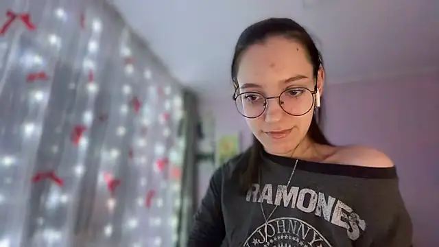 Snapshot of Vietero chatting on March 2026 10:21:02 PM Vietero online show from March 2026 10:21:02 PM