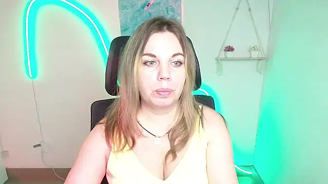 Snapshot of Jessica_Amore chatting on October 2025 06:48:01 AM Jessica Amore online show from October 2025 06:48:01 AM