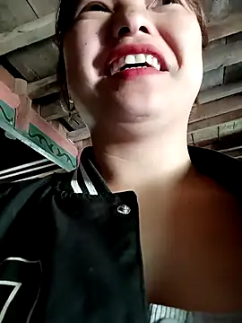 XoiXoi232 online show from October 2025 03:38:01 AM