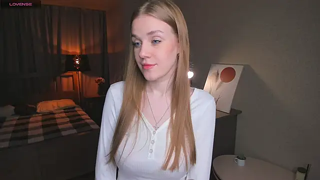 OdellaFrake online show from November 2025 07:26:01 PM