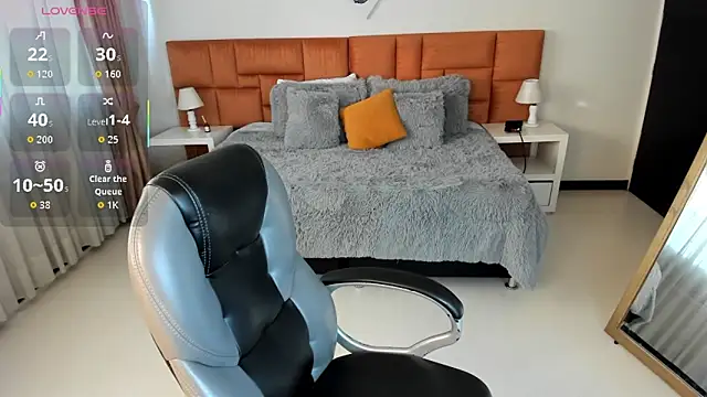 Catti Brie online show from October 2025 11:41:02 AM