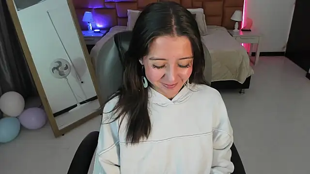 Catti Brie online show from April 2026 11:23:01 AM