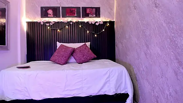 dark  nymph online show from September 2025 11:46:02 AM