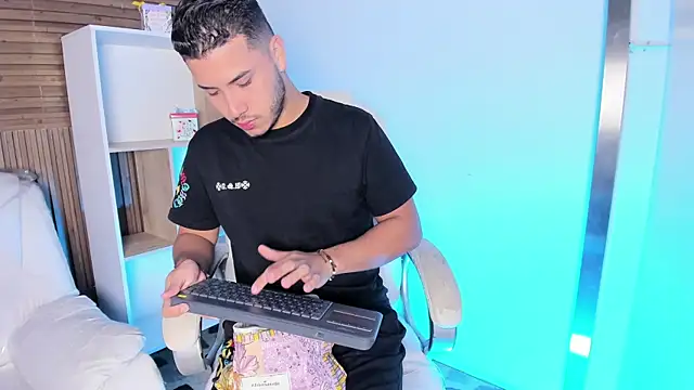 Axel grey  online show from September 2025 11:54:02 AM