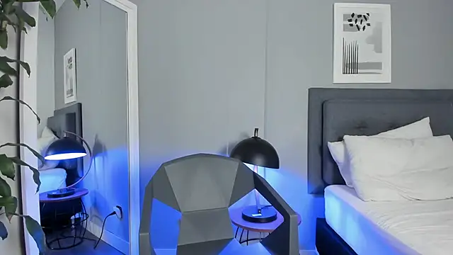 Snapshot of Tylerffoxx chatting on October 2025 07:23:02 PM Tylerffoxx online show from October 2025 07:23:02 PM