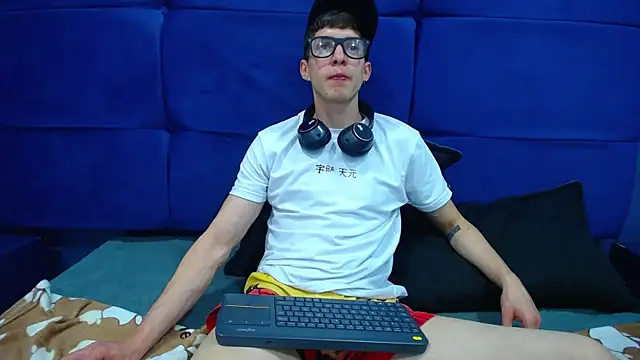 Jheampiiero online show from September 2025 02:43:02 PM