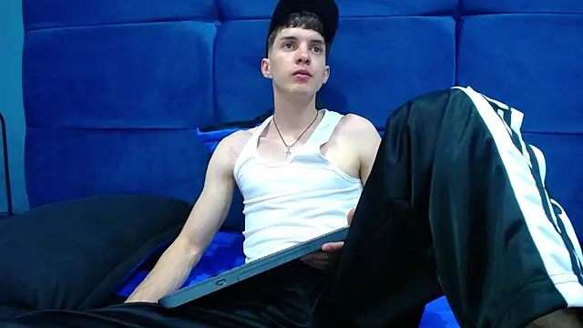 Jheampiiero online show from September 2025 02:44:02 PM