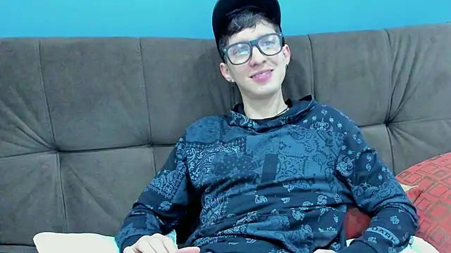 Jheampiiero online show from December 2025 12:58:02 PM