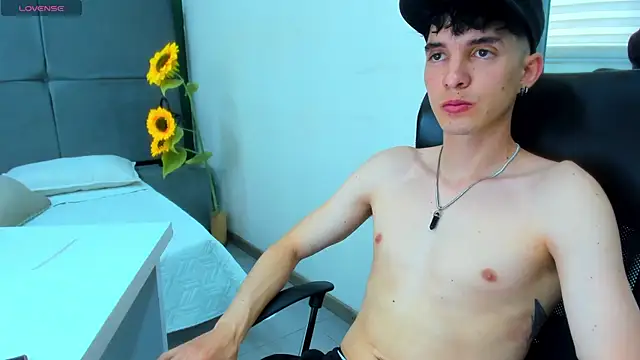 Jheampiiero online show from April 2026 07:29:01 PM