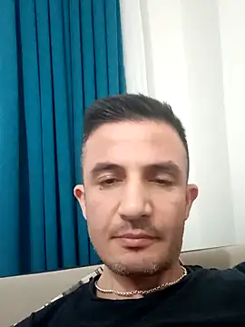 Snapshot of OGUZOZAN chatting on October 2025 08:39:01 PM OGUZOZAN online show from October 2025 08:39:01 PM