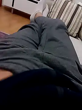 Snapshot of OGUZOZAN chatting on October 2025 08:40:01 PM OGUZOZAN online show from October 2025 08:40:01 PM