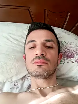 Snapshot of OGUZOZAN chatting on November 2025 07:11:02 AM OGUZOZAN online show from November 2025 07:11:02 AM