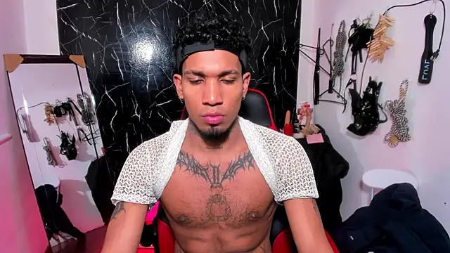 Snapshot of DIEGO_WICKED chatting on September 2025 02:44:02 AM DIEGO WICKED online show from September 2025 02:44:02 AM