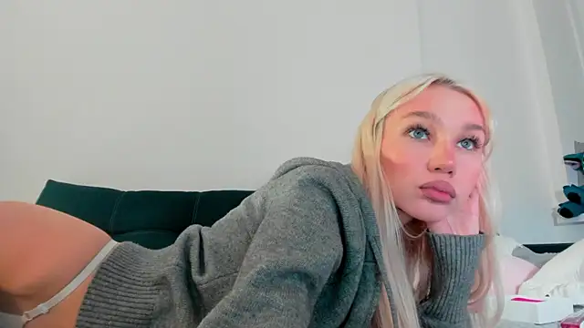 cuteleraay online show from September 2025 08:21:02 PM