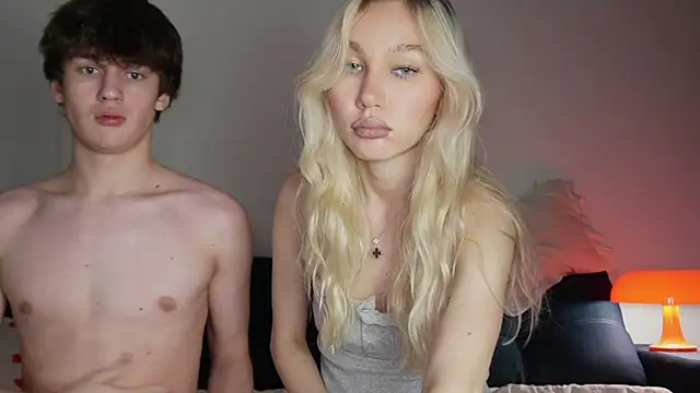 cuteleraay online show from December 2025 04:01:01 PM