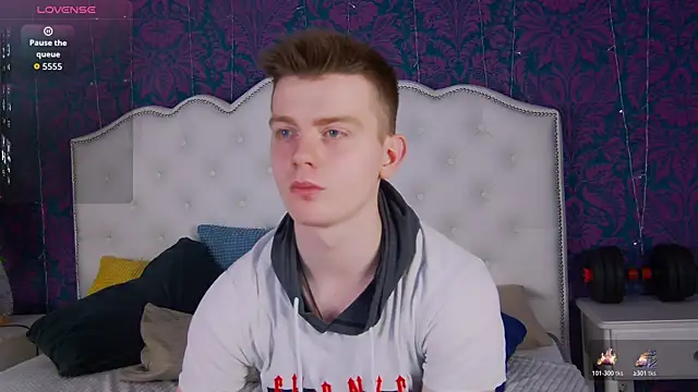 Happydeimos online show from April 2026 09:37:02 PM