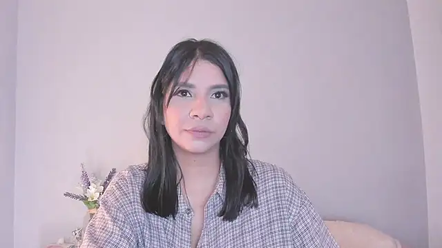 Laura-angeel online show from February 2026 04:44:01 PM