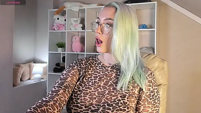 Vickie Nelsson online show from September 2025 08:27:01 AM
