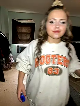 JuicyExxxperience online show from September 2025 05:27:02 PM