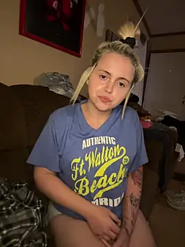 JuicyExxxperience online show from April 2026 12:26:02 PM