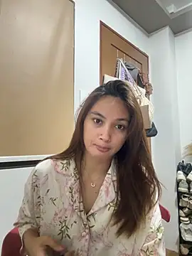 LanySylvia online show from November 2025 02:07:02 PM