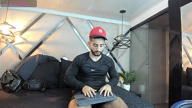 Yiyo10  online show from April 2026 03:35:02 AM